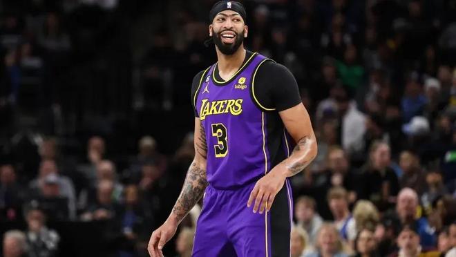 防守反击不 防守反击不